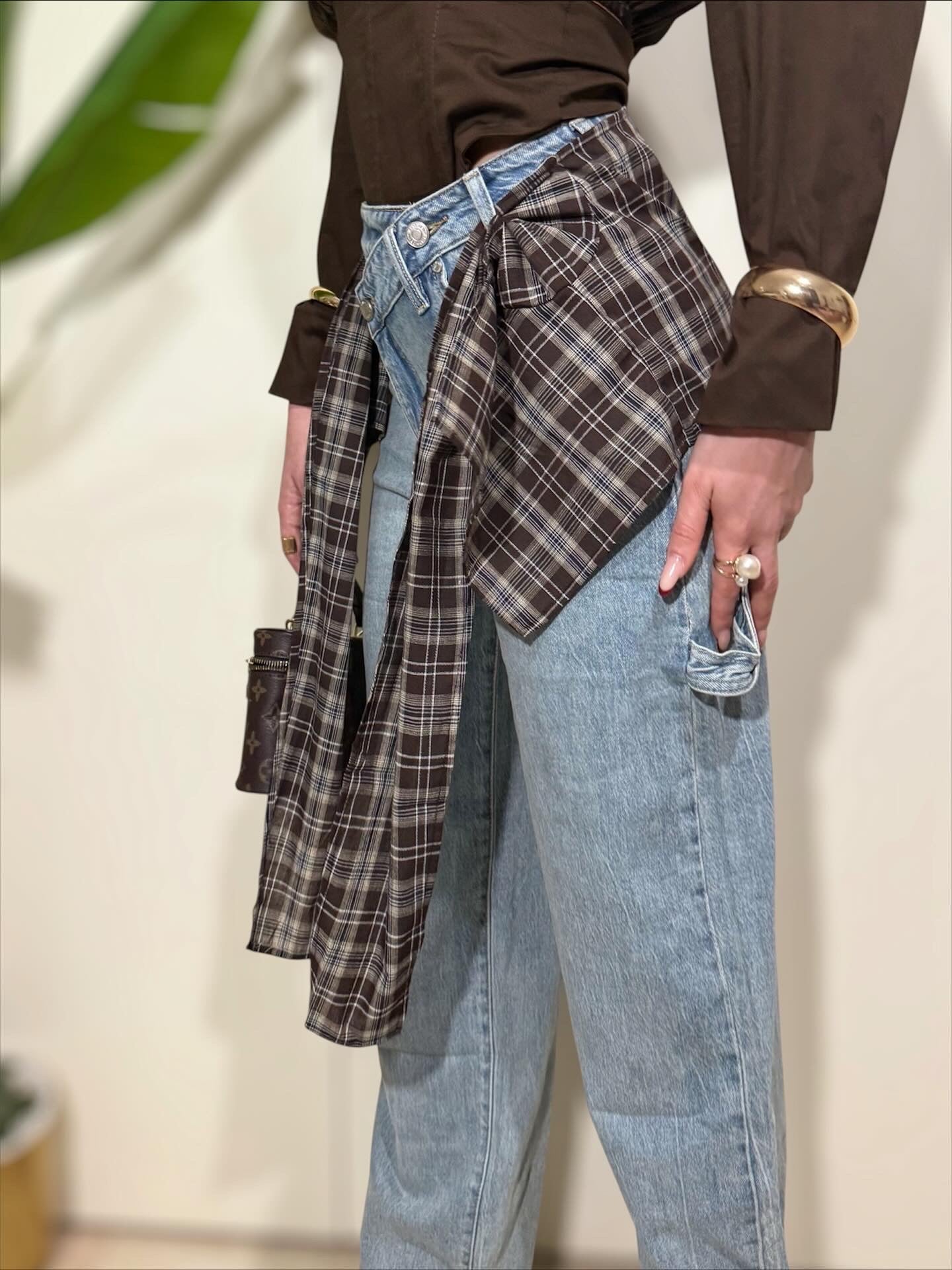 Jeans con foulard quadri