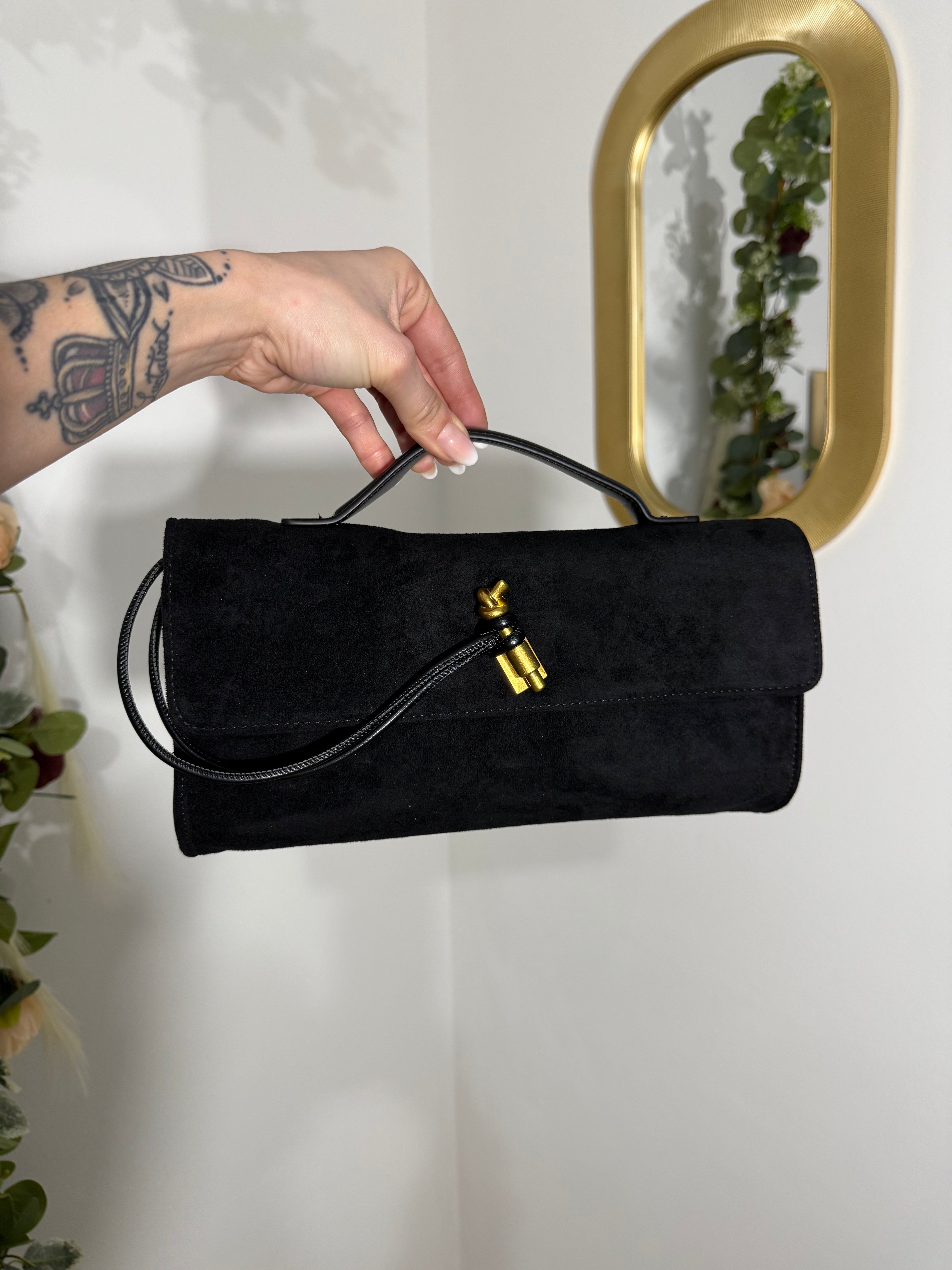 Clutch in camoscio black