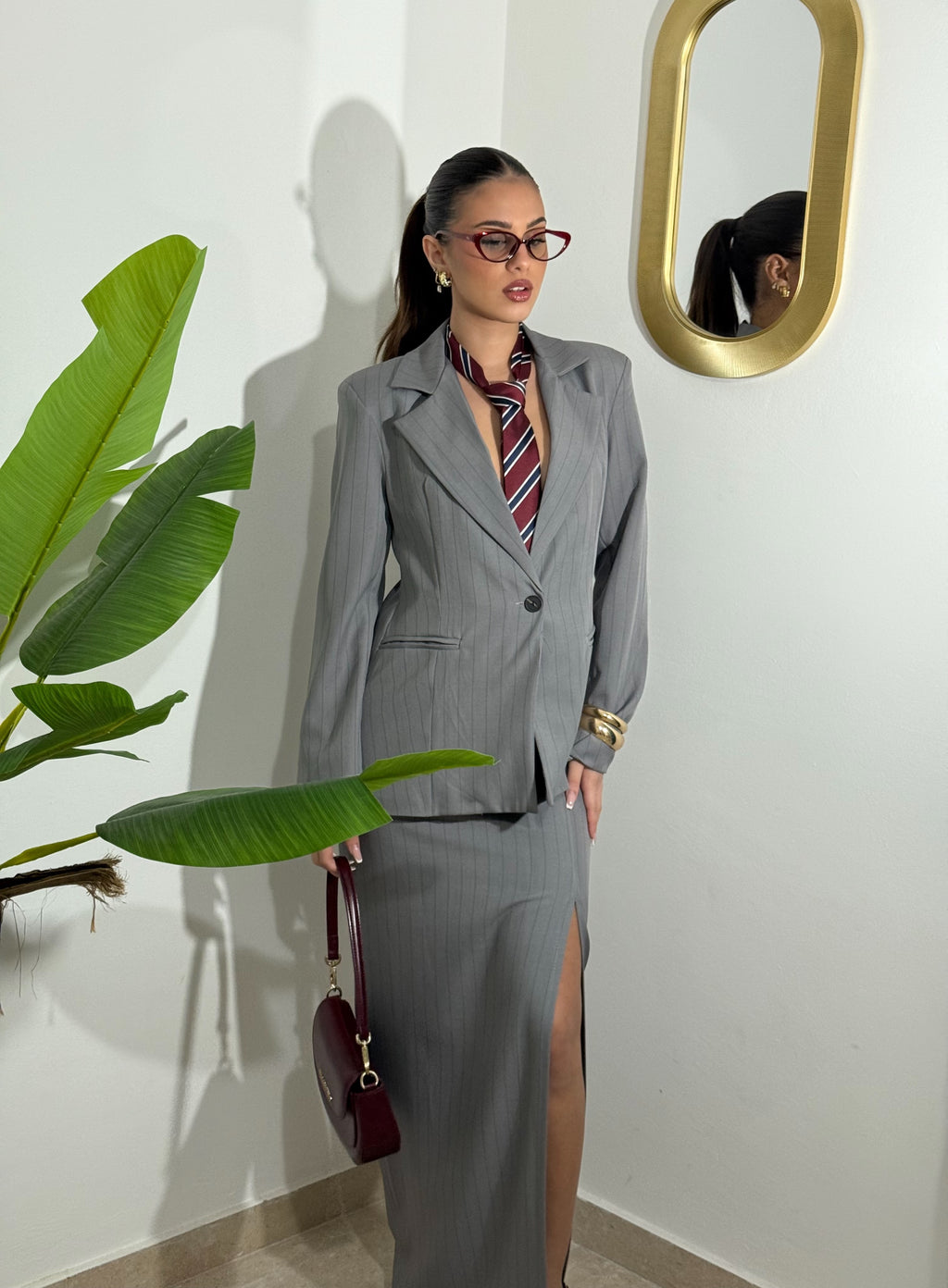 Tailleur gessato con gonna
